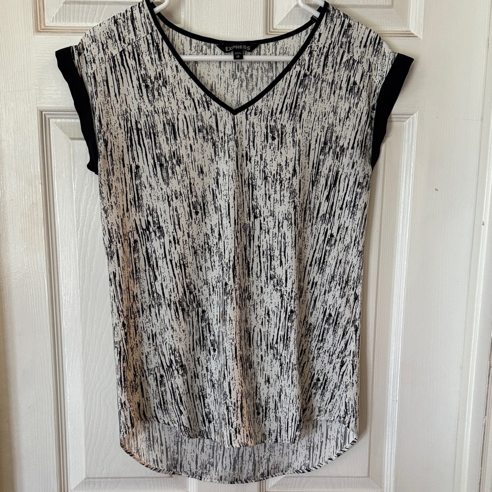 Express Monochrome Women's Blouse